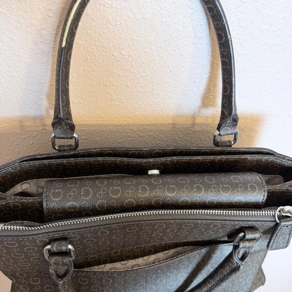GUESS Monogram Logo Satchel Handbag Brown Silver Tone‎ Hardware Crossbody Bag